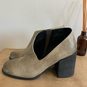 Free People Cut out Stacked Heel Boot Size 38
